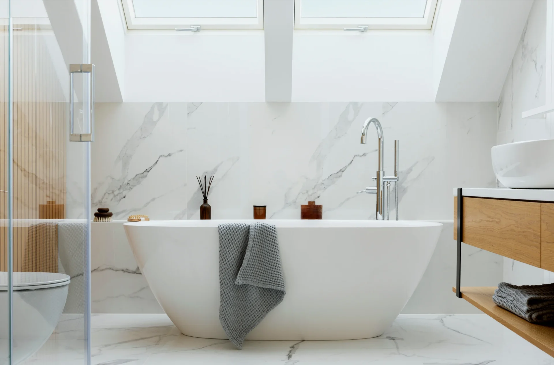 Elegant white bathroom interior design