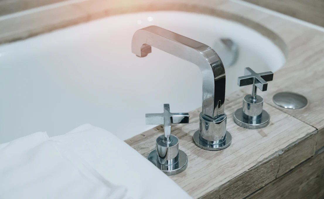 Elegant bathroom faucet and tub